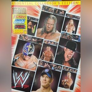 2009 WWE RAW & SMACKDOWN LIVE SOUVENIR BOOK~LIMITED COLLECTORS EDITION